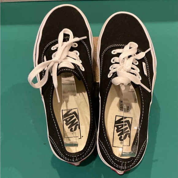 Vans Black Canvas Low-Top Women's Sneakers with White Laces Size 7 - Picture 4 of 8